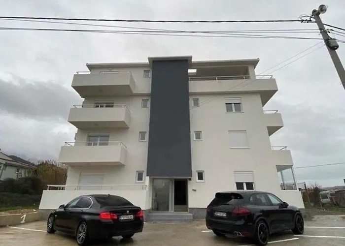 Apartments Asja Bar