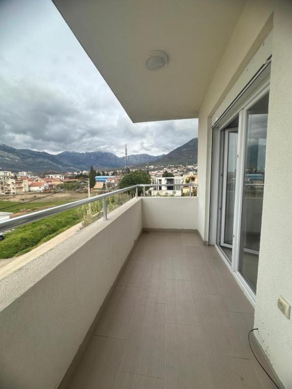 Apartment Apartments Asja Bar