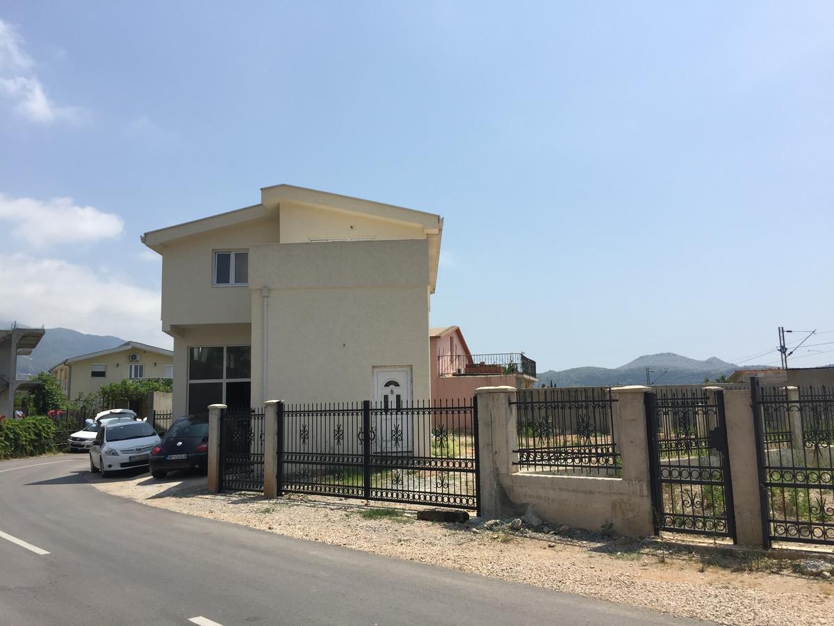 Apartments Asja Bar